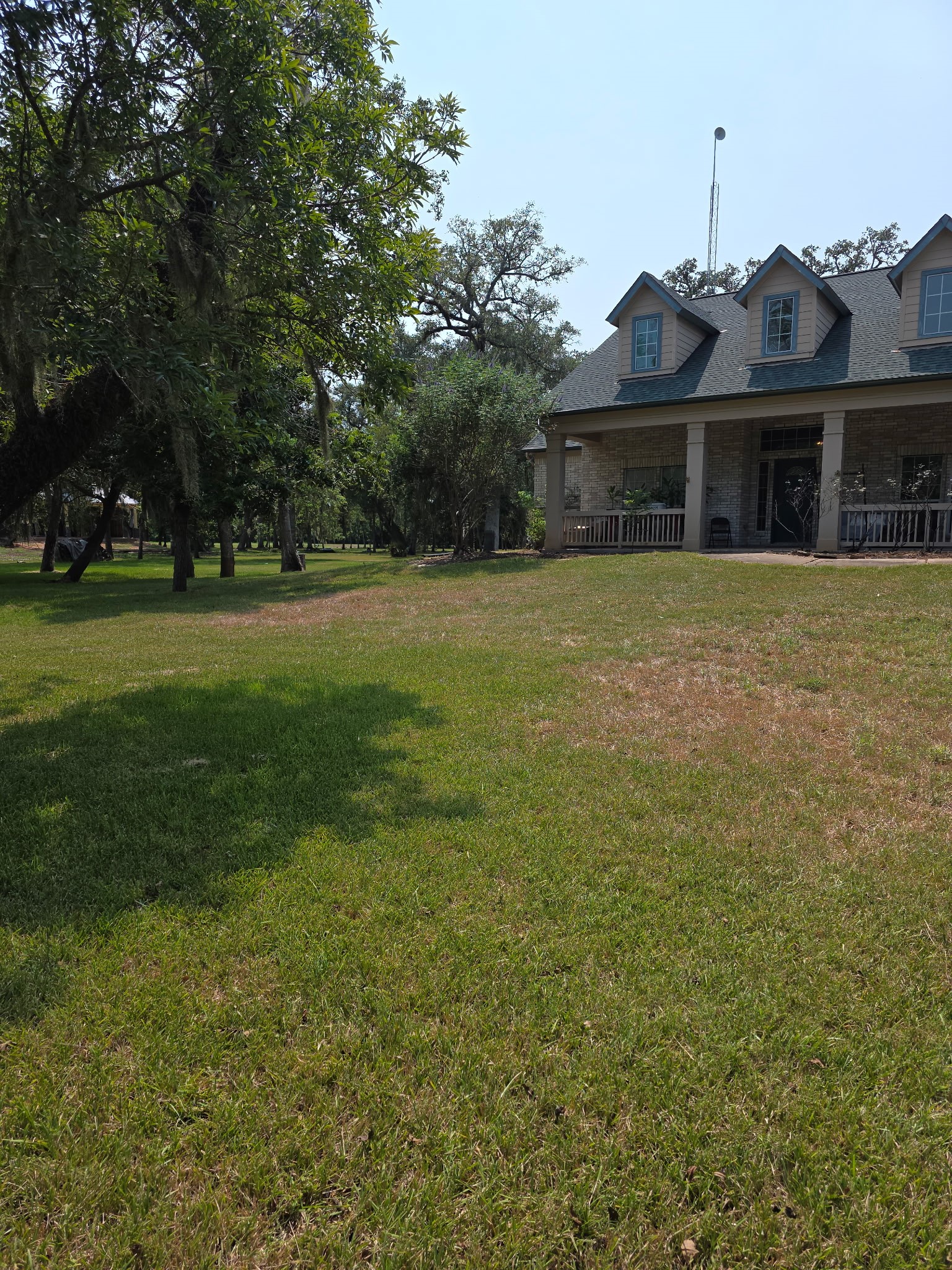 17502 Hamill Drive Rosharon, TX 77583 - Photo 5 of 6 Lots of space and great home with a welcoming front porch.