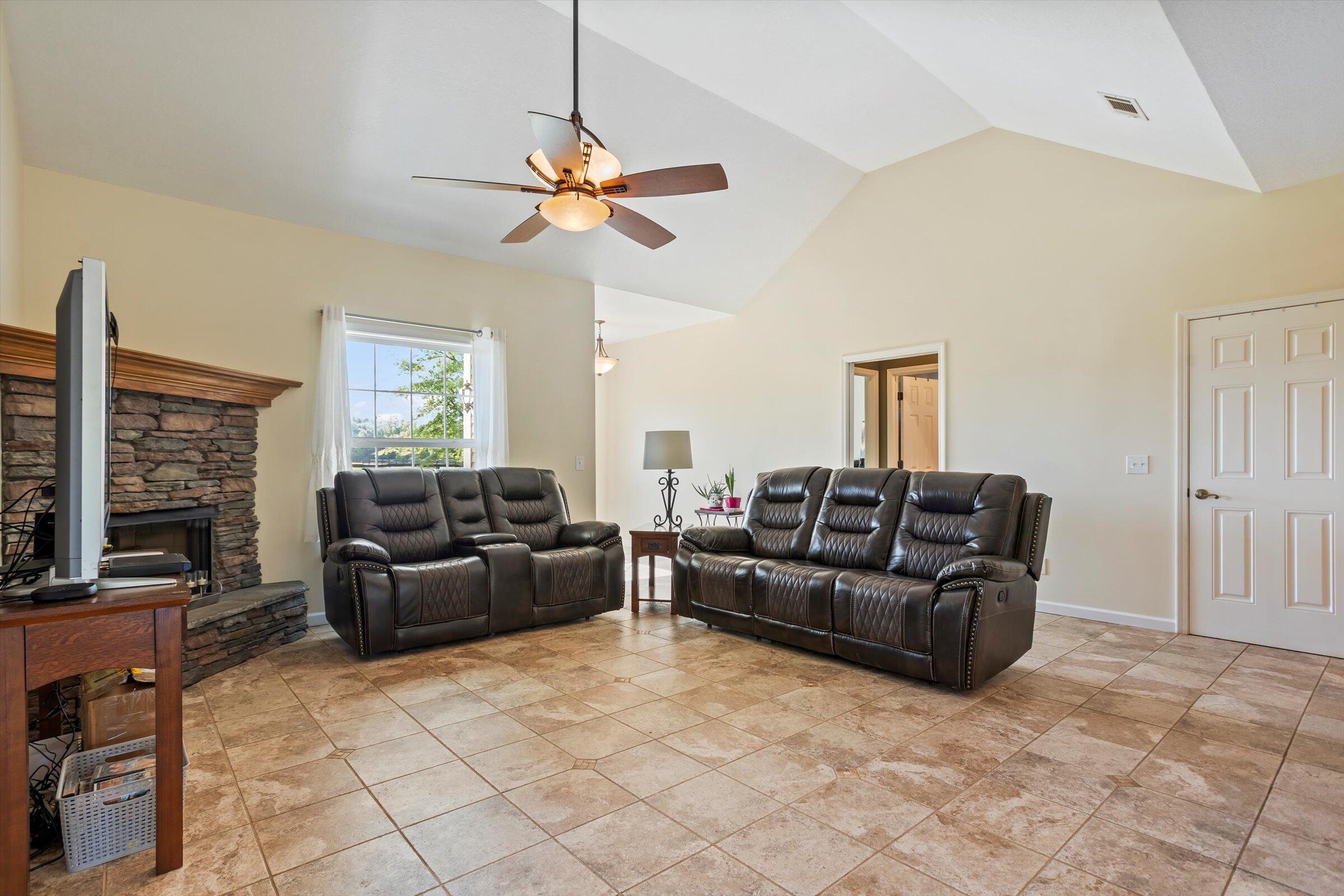 155 Jaywood Road Williston, SC 29853 - Photo 7 of 64