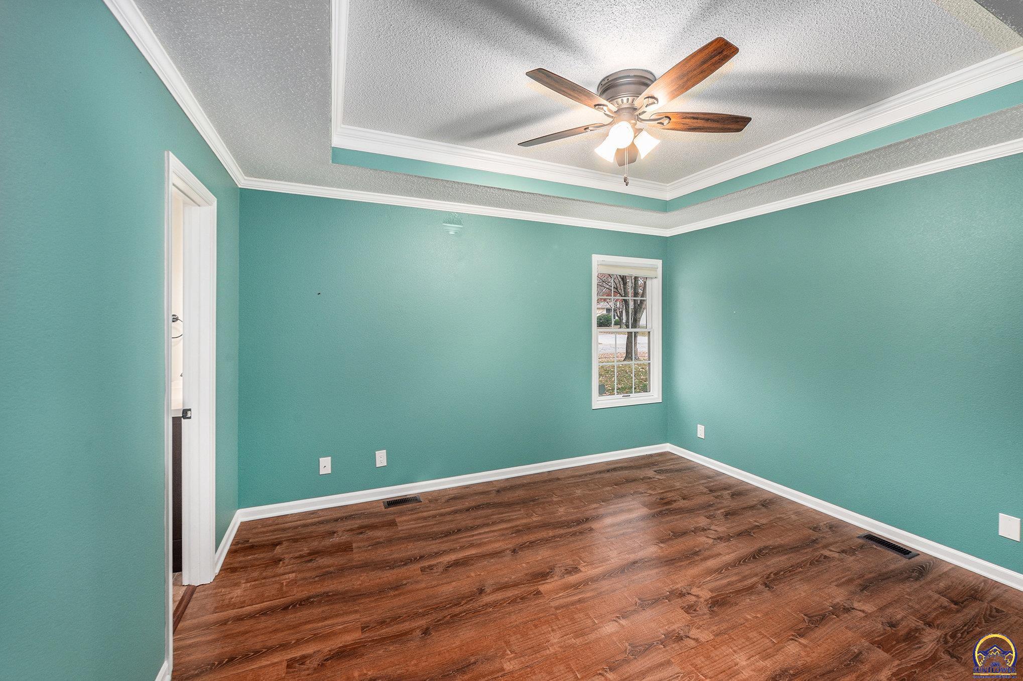 3525 Southwest Kent Court Topeka, KS 66614 - Photo 13 of 29