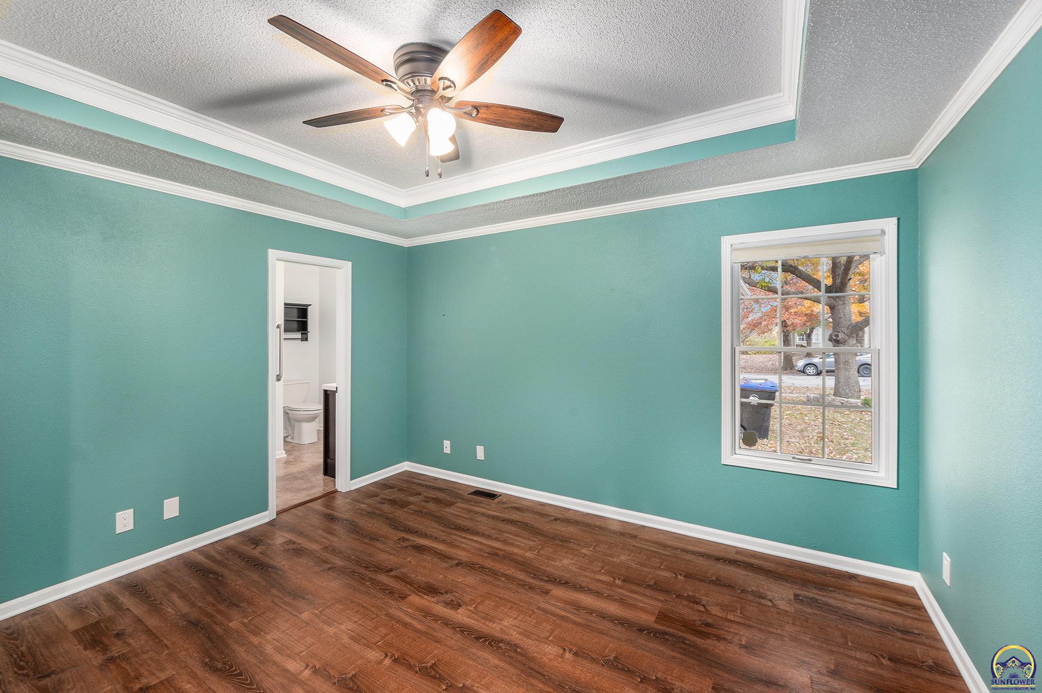 3525 Southwest Kent Court Topeka, KS 66614 - Photo 14 of 29