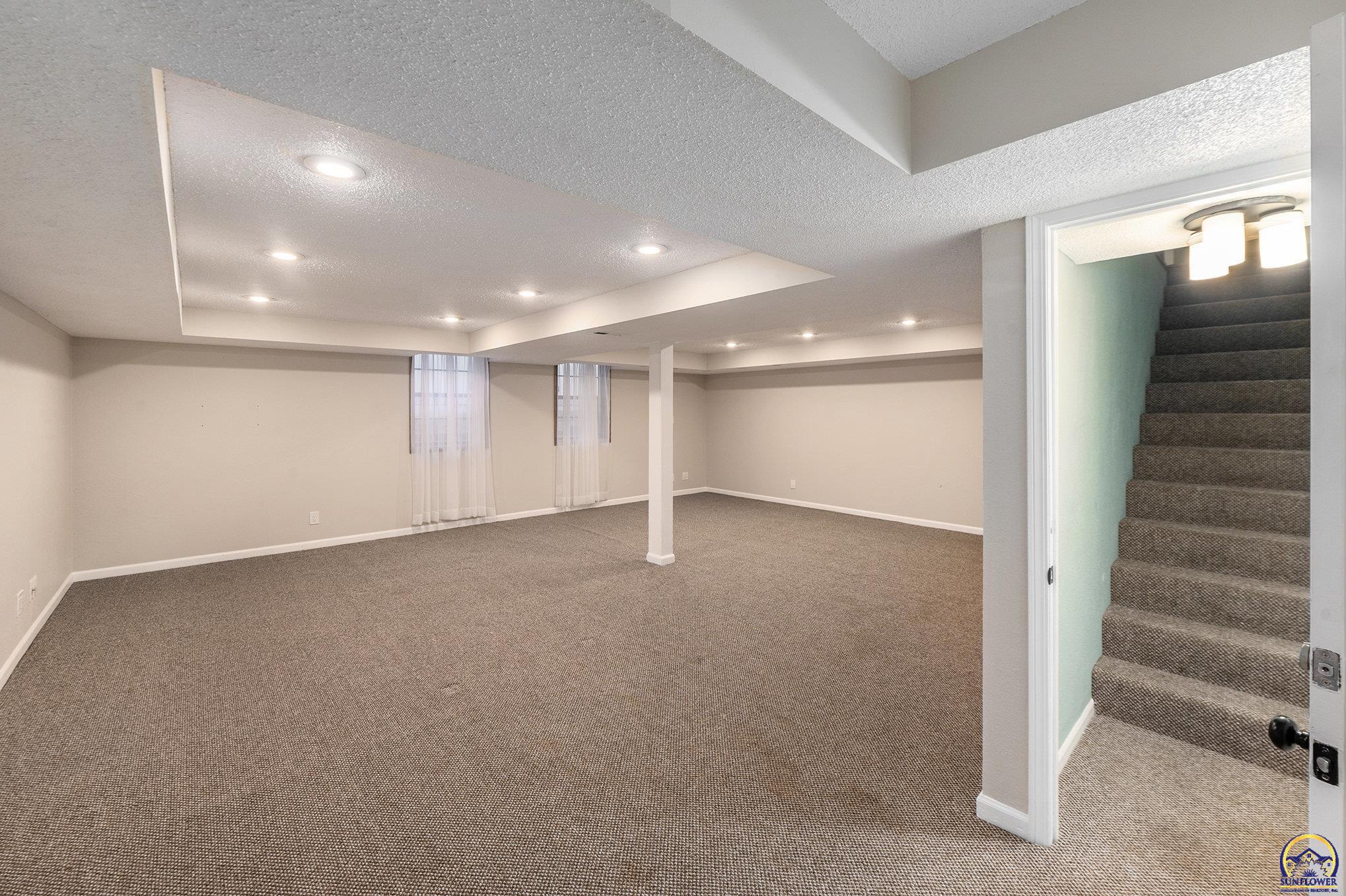 3525 Southwest Kent Court Topeka, KS 66614 - Photo 19 of 29