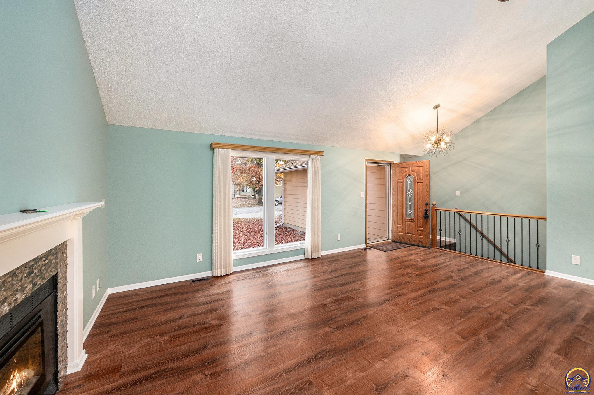 3525 Southwest Kent Court Topeka, KS 66614 - Photo 6 of 29