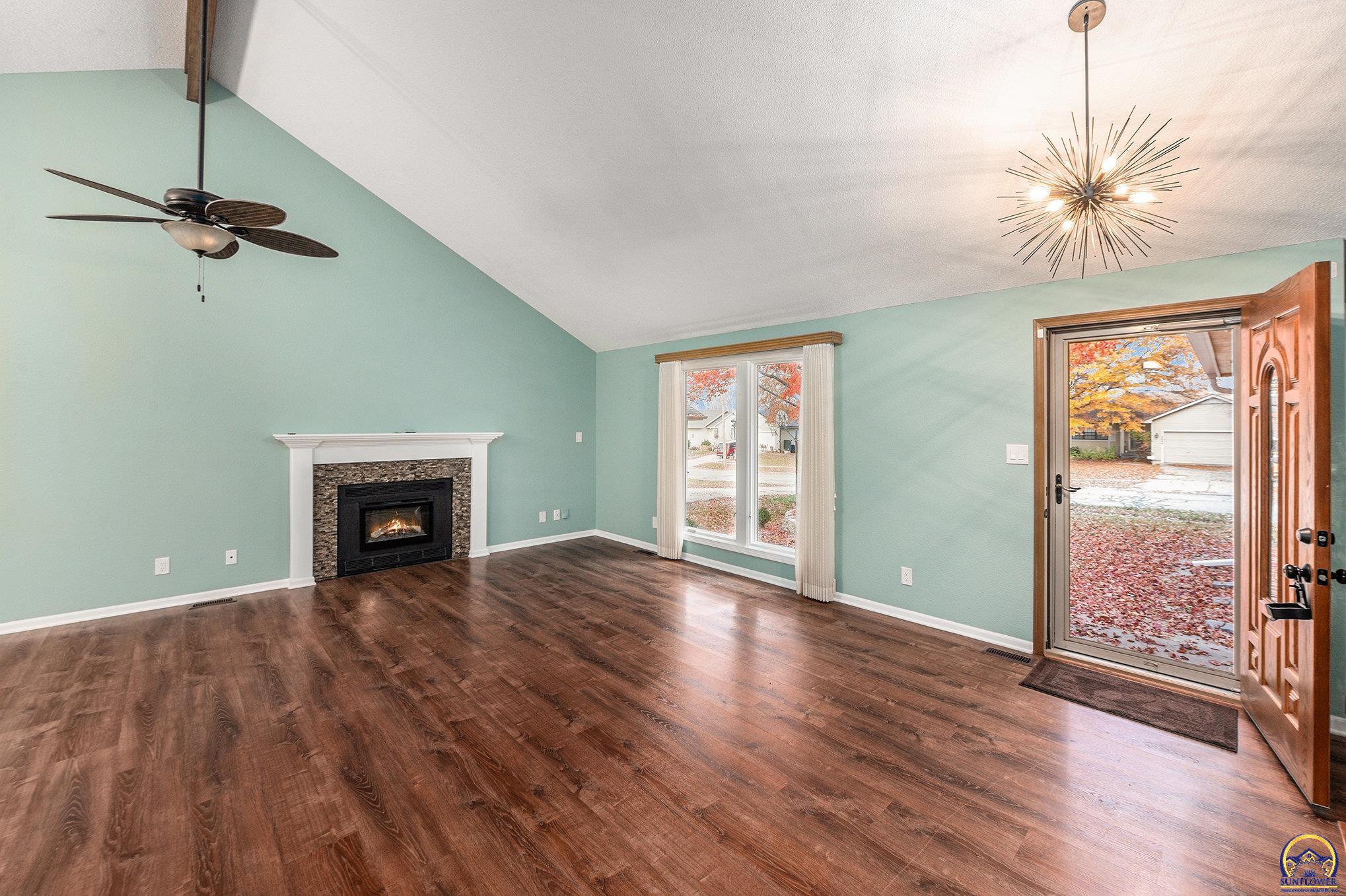 3525 Southwest Kent Court Topeka, KS 66614 - Photo 7 of 29