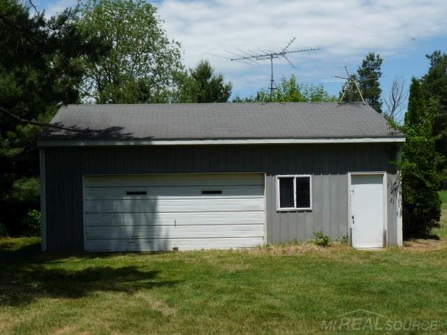 14788 Turner Road Yale, MI 48097 - Photo 10 of 14 31294473-9.JPG
