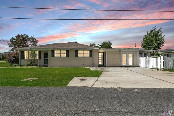 $185,000 | 900 Keller Avenue, Westwego, LA 70094