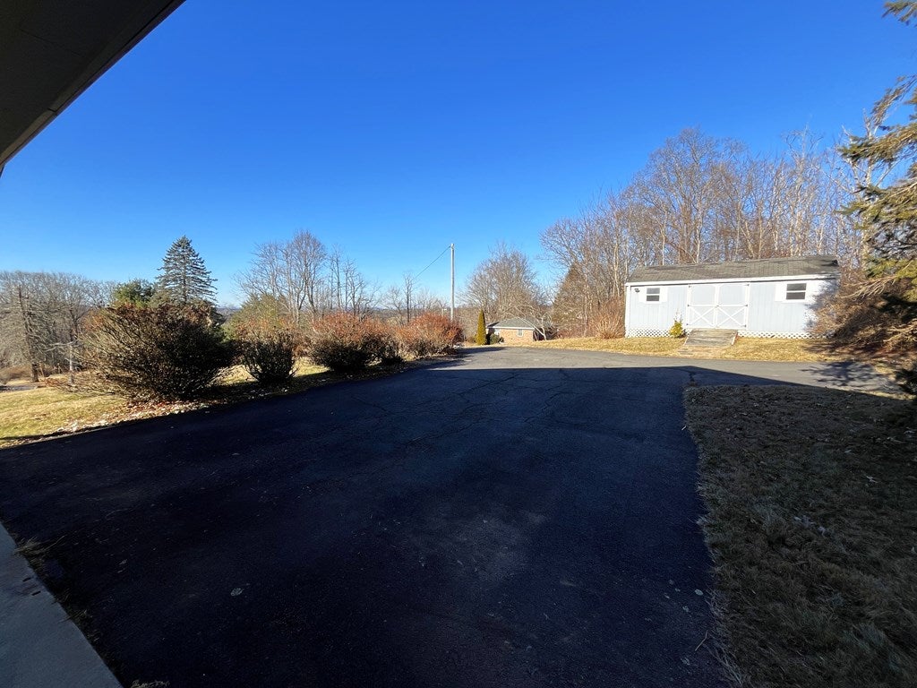 947 Bellspur Road Laurel Fork, VA 24352 - Photo 9 of 41 Gallery Image 9