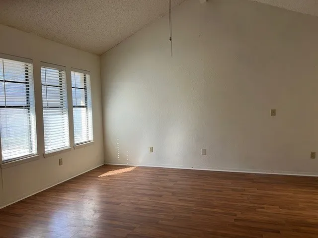 $2,500 | 4226 Cowhouse Creek Court, Corpus Christi, TX 78410