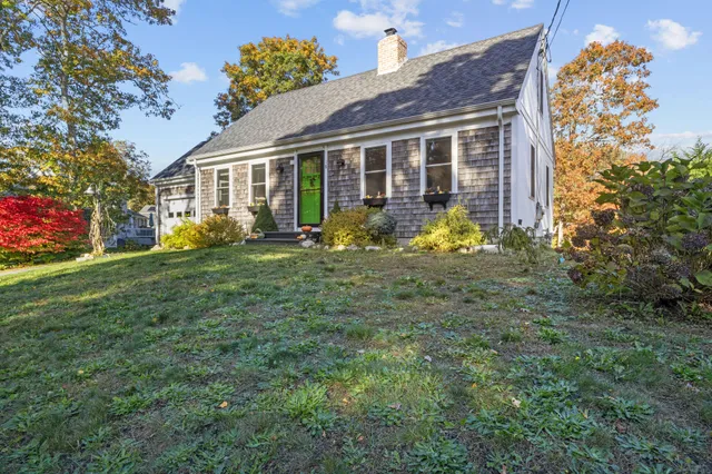 $619,900 | 18 Carlton Road, Buzzards Bay, MA 02532