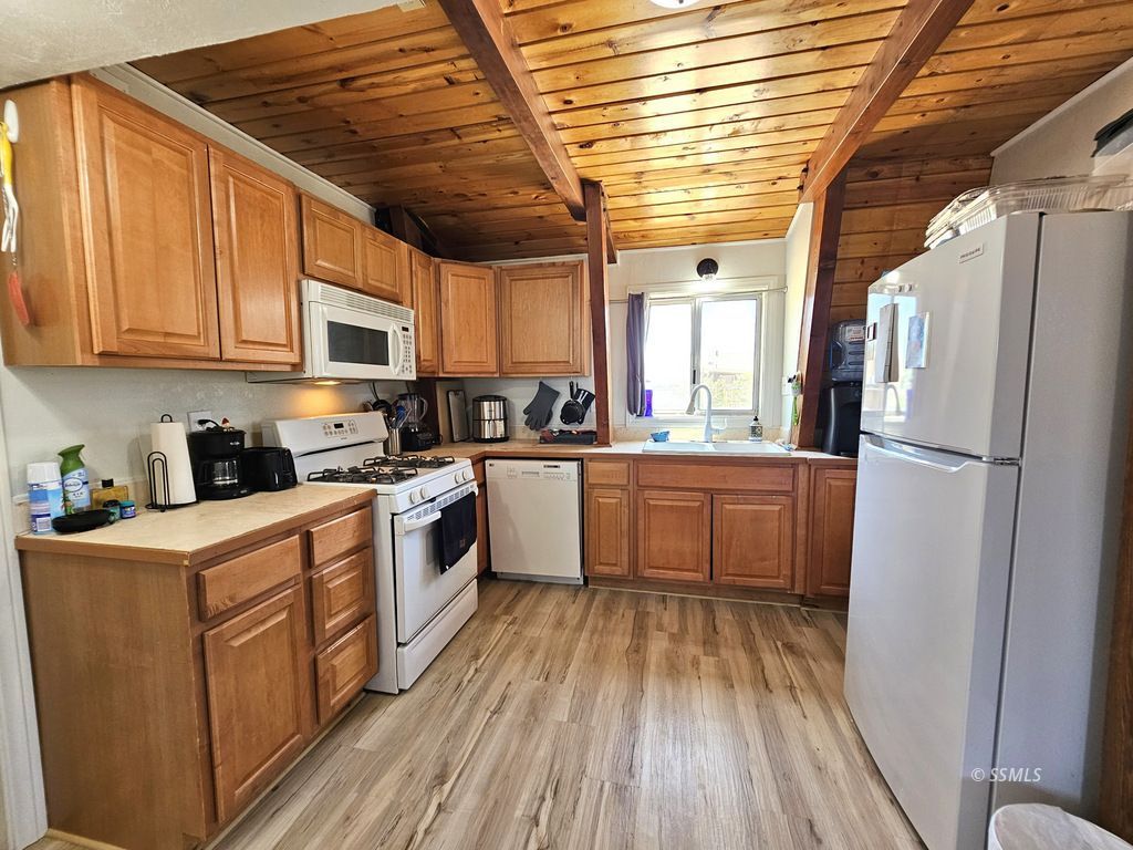 1435 North Indian Wells Street Ridgecrest, CA 93555 - Photo 5 of 33