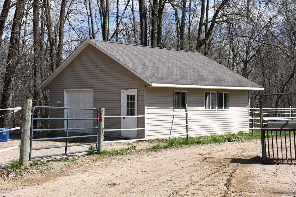 2746 Wing Road Hastings, MI 49058 - Photo 35 of 44 H23