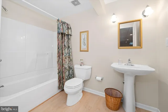 $750,000 | 7 Warbler Court, Newark, DE 19711