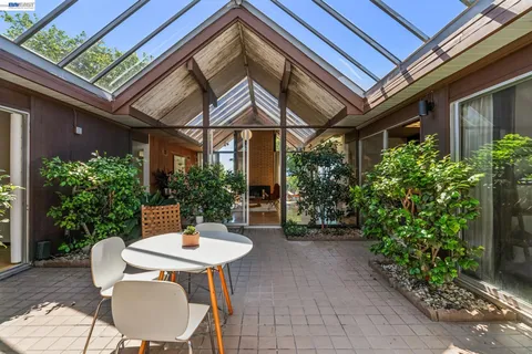 $1,350,000 | 8077 Shay Drive, Oakland, CA 94605