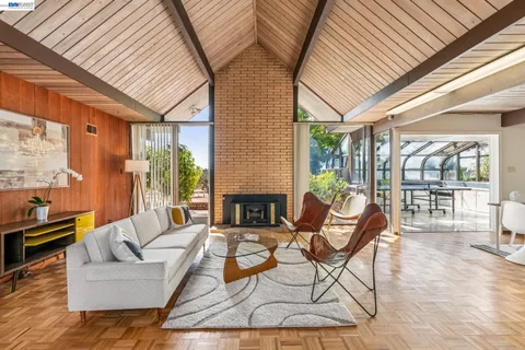 $1,350,000 | 8077 Shay Drive, Oakland, CA 94605