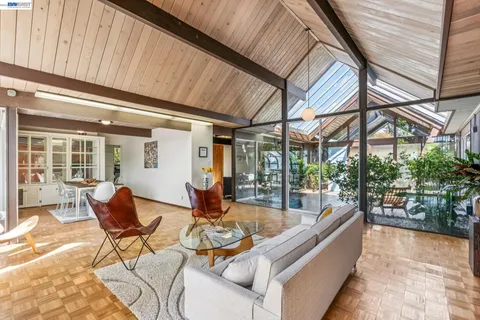 $1,350,000 | 8077 Shay Drive, Oakland, CA 94605