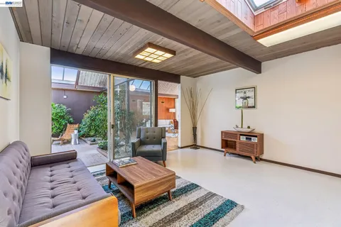 $1,350,000 | 8077 Shay Drive, Oakland, CA 94605