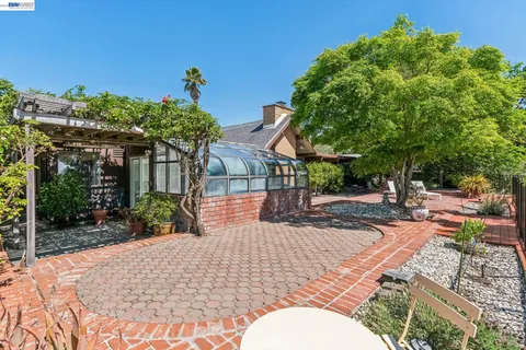 $1,350,000 | 8077 Shay Drive, Oakland, CA 94605