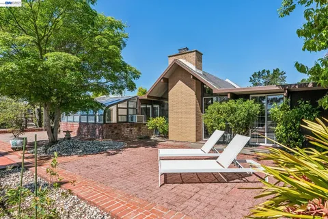 $1,350,000 | 8077 Shay Drive, Oakland, CA 94605