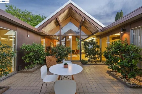 $1,350,000 | 8077 Shay Drive, Oakland, CA 94605