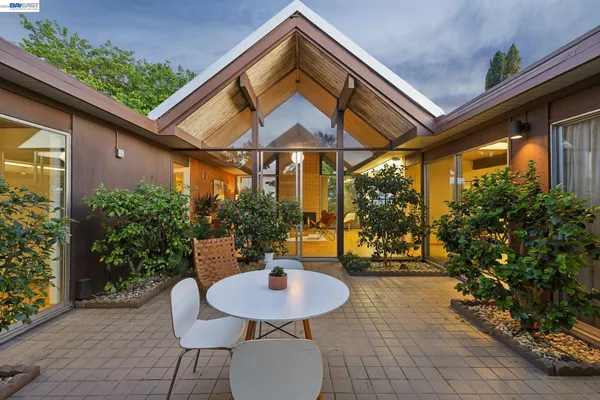 $1,350,000 | 8077 Shay Drive, Oakland, CA 94605