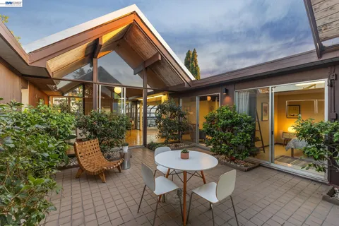 $1,350,000 | 8077 Shay Drive, Oakland, CA 94605