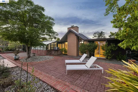 $1,350,000 | 8077 Shay Drive, Oakland, CA 94605