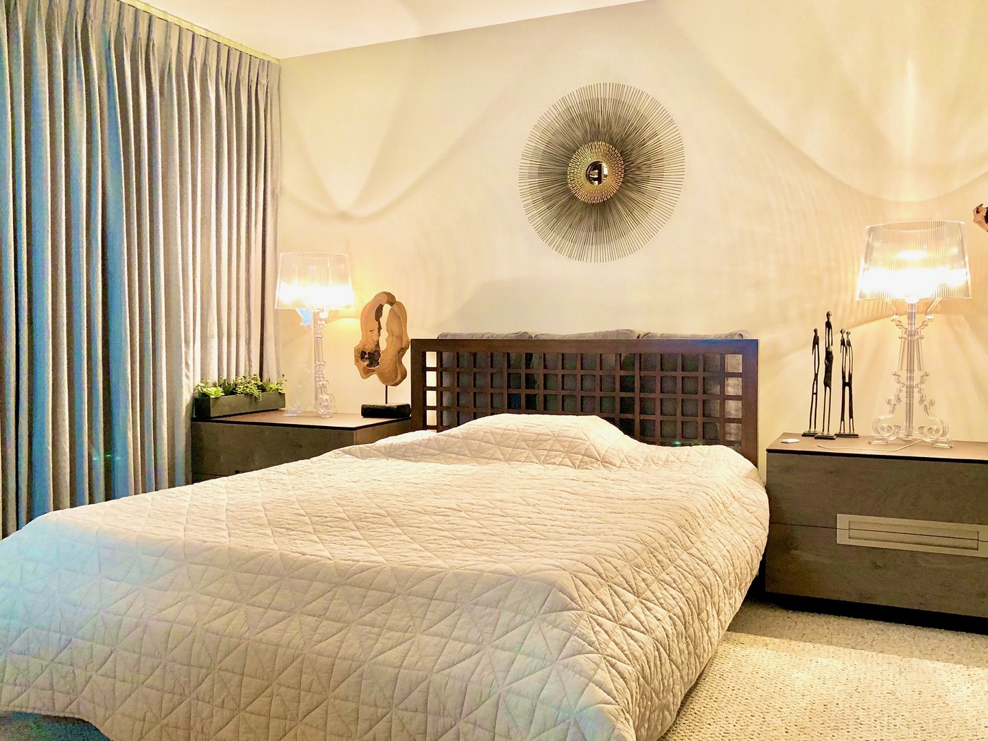 3275 Kirchoff Road, Unit 231 Rolling Meadows, IL 60008 - Photo 4 of 6 a bedroom with a bed and a large window