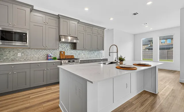 $3,400 | 31307 Hastings Creek Lane, Fulshear, TX 77441