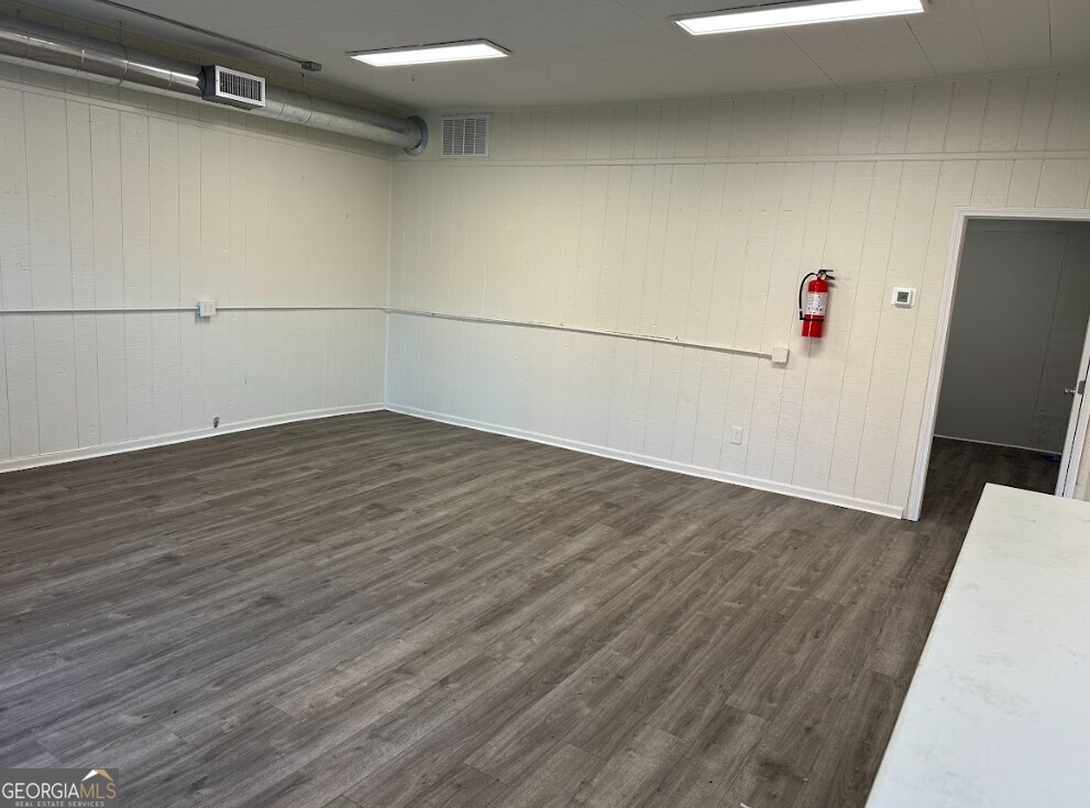 824-828 South Broad Street Commerce, GA 30529 - Photo 13 of 17 a view of small space