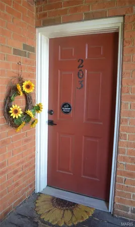 $1,600 | 1937 Greenpoint Drive, Unit 203, Kirkwood, MO 63122