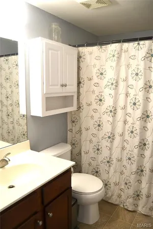 $1,600 | 1937 Greenpoint Drive, Unit 203, Kirkwood, MO 63122