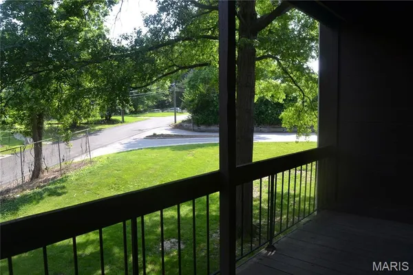 $1,600 | 1937 Greenpoint Drive, Unit 203, Kirkwood, MO 63122
