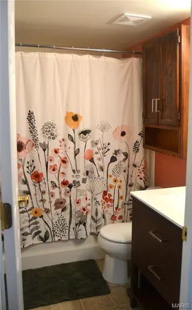 $1,600 | 1937 Greenpoint Drive, Unit 203, Kirkwood, MO 63122