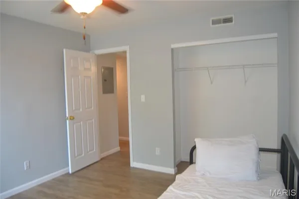 $1,600 | 1937 Greenpoint Drive, Unit 203, Kirkwood, MO 63122