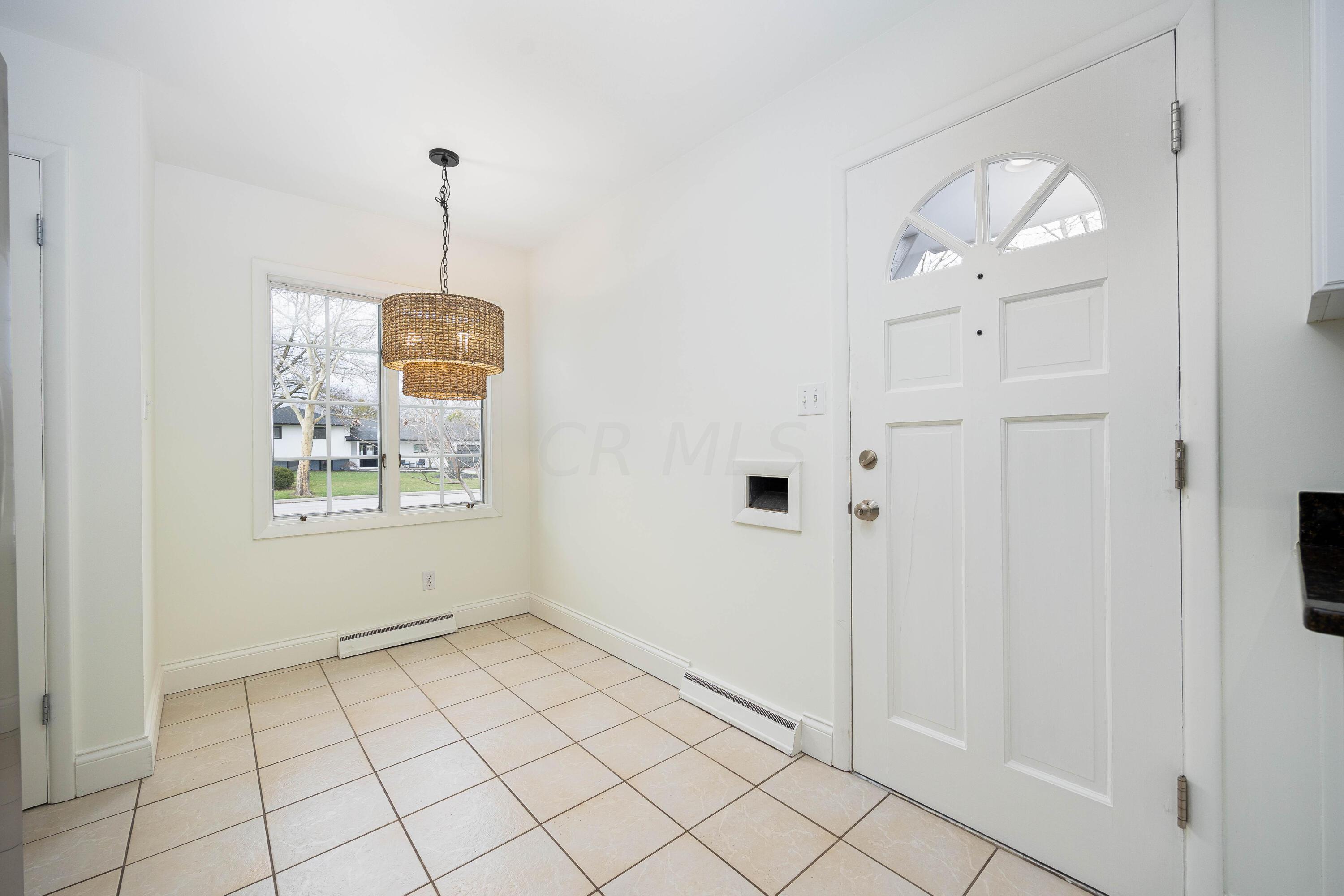 1515 Zollinger Road Columbus, OH 43221 - Photo 16 of 40 Breakfast Nook