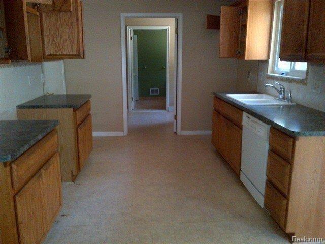 53323 Jewell Road Utica, MI 48315 - Photo 4 of 13 Shelby-20120707-00322.jpg