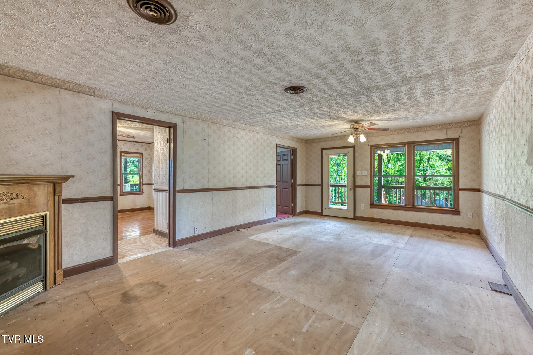 16905 Kingsport Highway Fall Branch, TN 37656 - Photo 19 of 81 16905 Kingsport Hwy-17