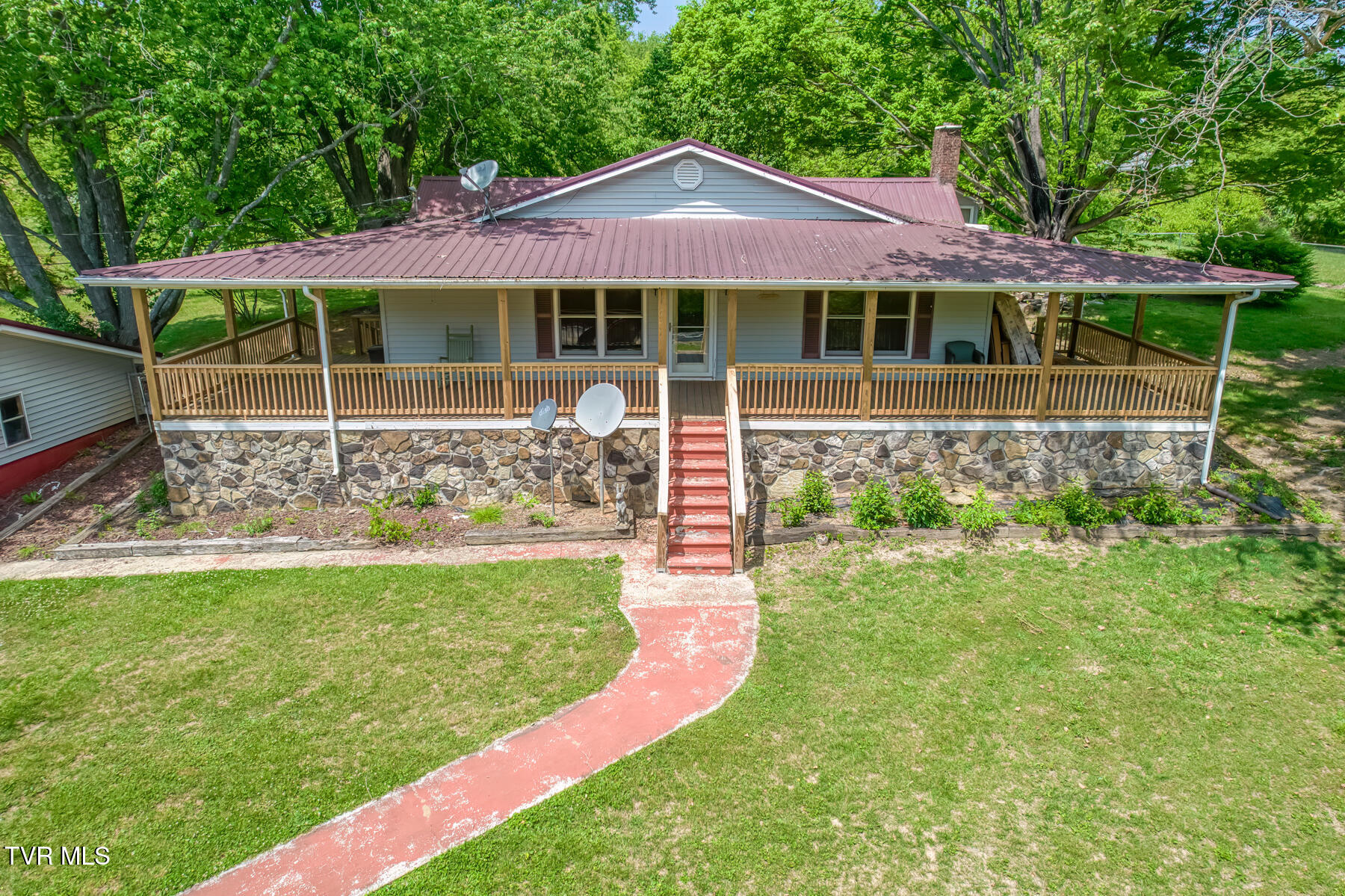 16905 Kingsport Highway Fall Branch, TN 37656 - Photo 2 of 81 16905 Kingsport Hwy-2