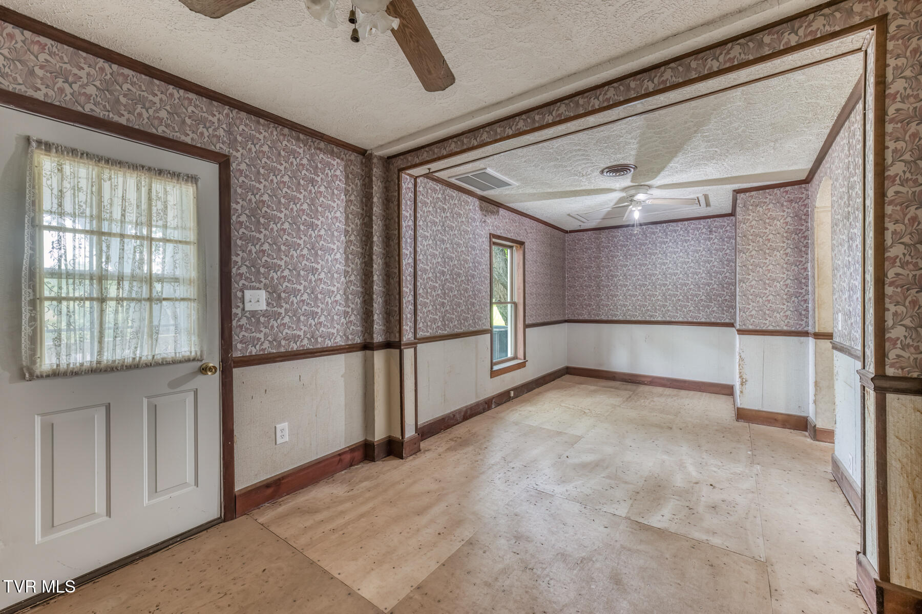 16905 Kingsport Highway Fall Branch, TN 37656 - Photo 27 of 81 16905 Kingsport Hwy-25