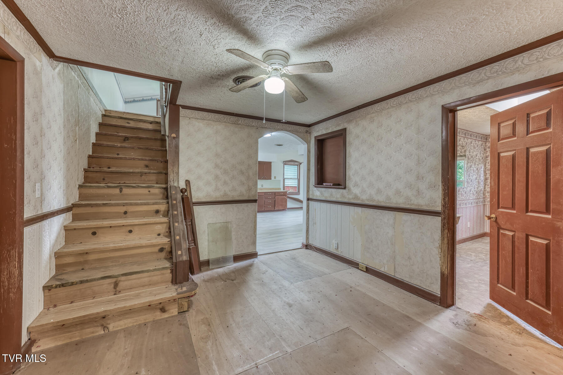 16905 Kingsport Highway Fall Branch, TN 37656 - Photo 28 of 81 16905 Kingsport Hwy-26