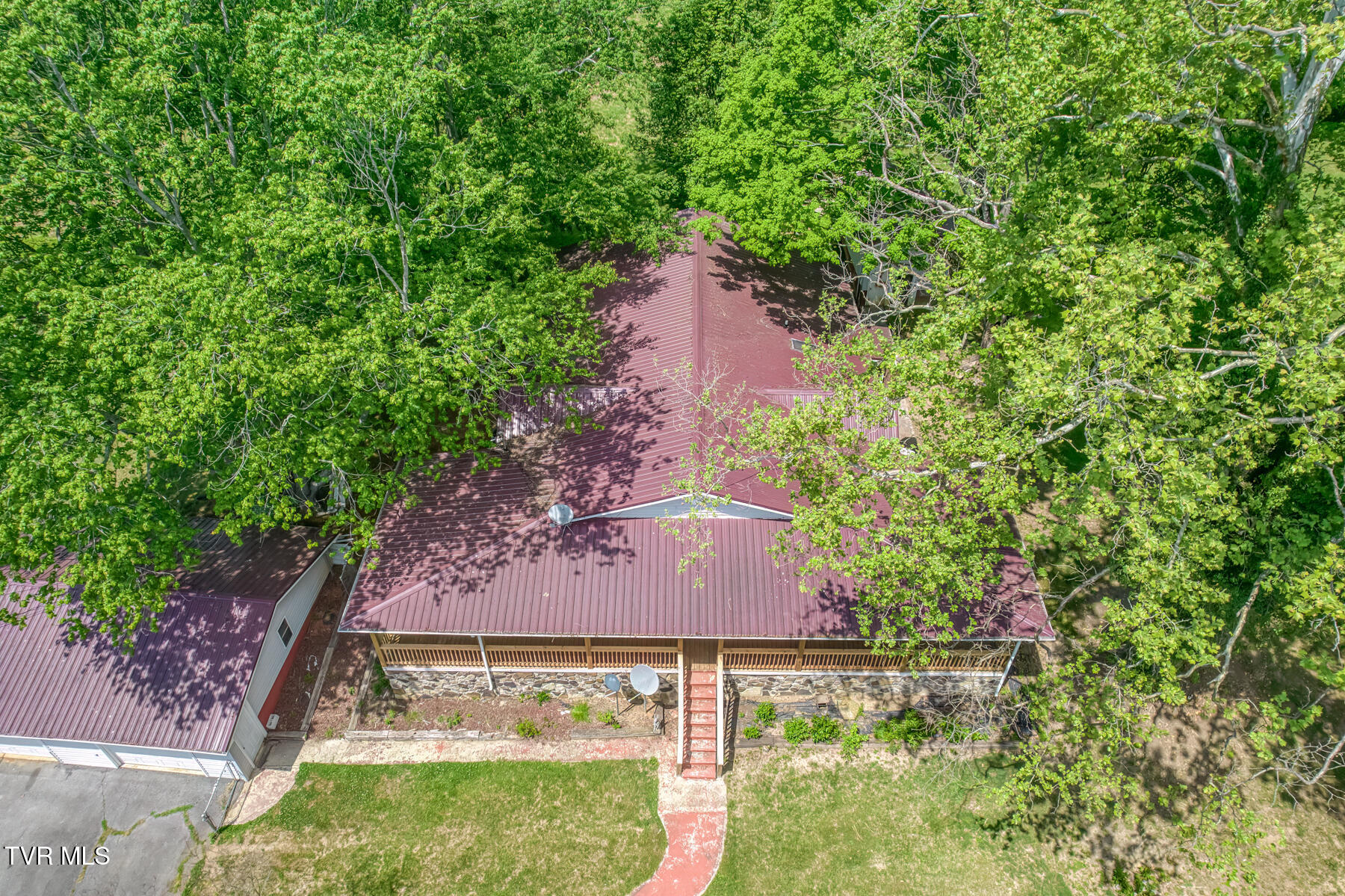 16905 Kingsport Highway Fall Branch, TN 37656 - Photo 4 of 81 16905 Kingsport Hwy-4