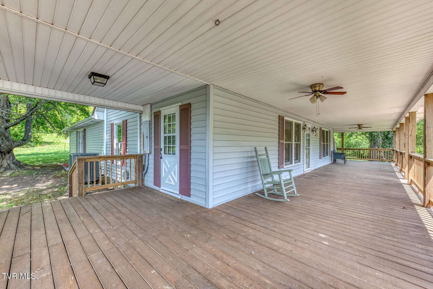 16905 Kingsport Highway Fall Branch, TN 37656 - Photo 9 of 81 16905 Kingsport Hwy-9