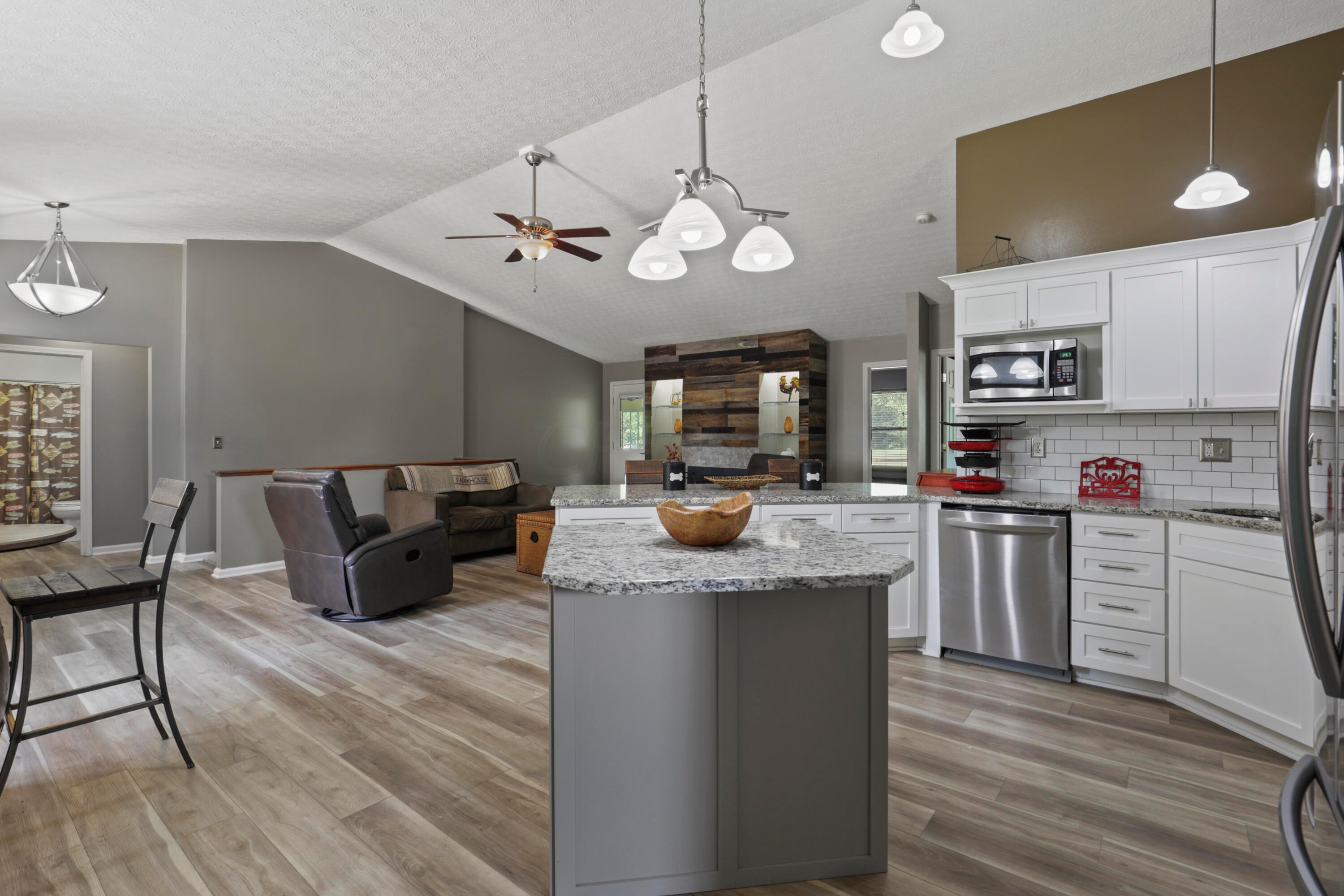 4387 Fry Road Ostrander, OH 43061 - Photo 10 of 56 Breakfast Bar