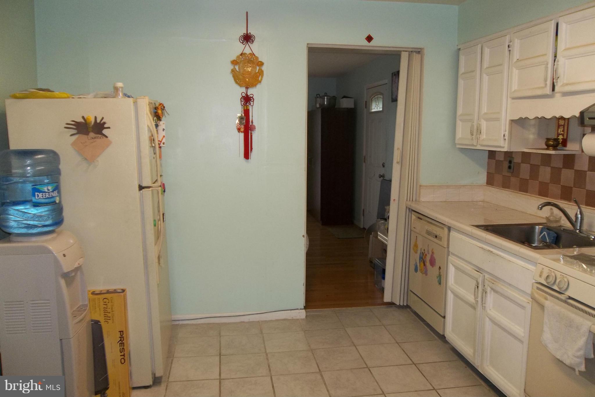 5011 Edgewood Road College Park, MD 20740 - Photo 5 of 15 Kitchen