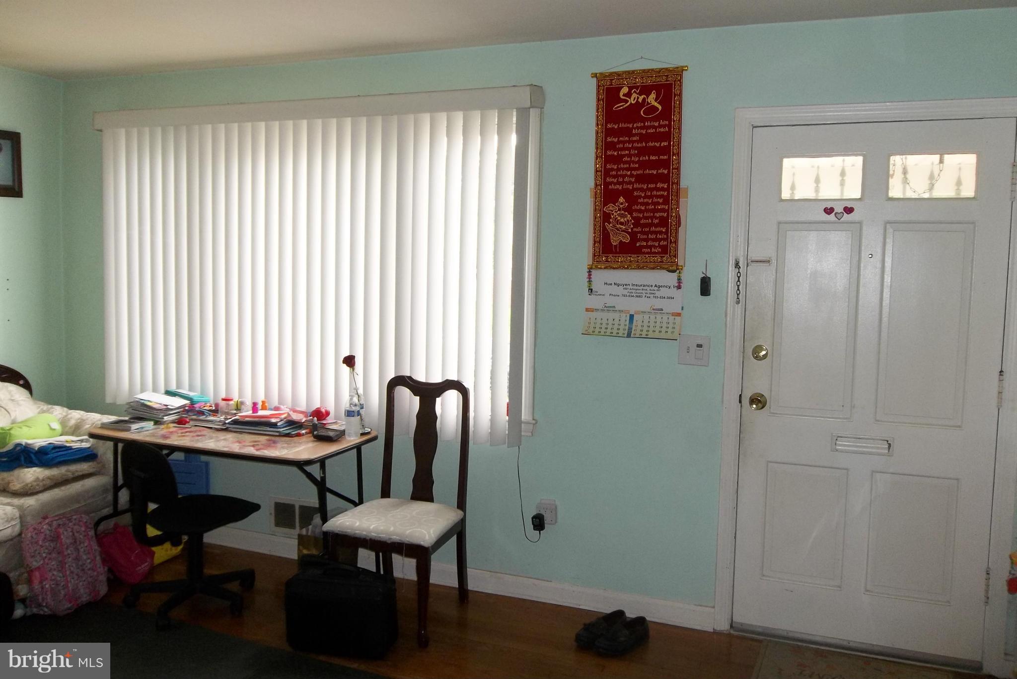 5011 Edgewood Road College Park, MD 20740 - Photo 6 of 15 Living Room