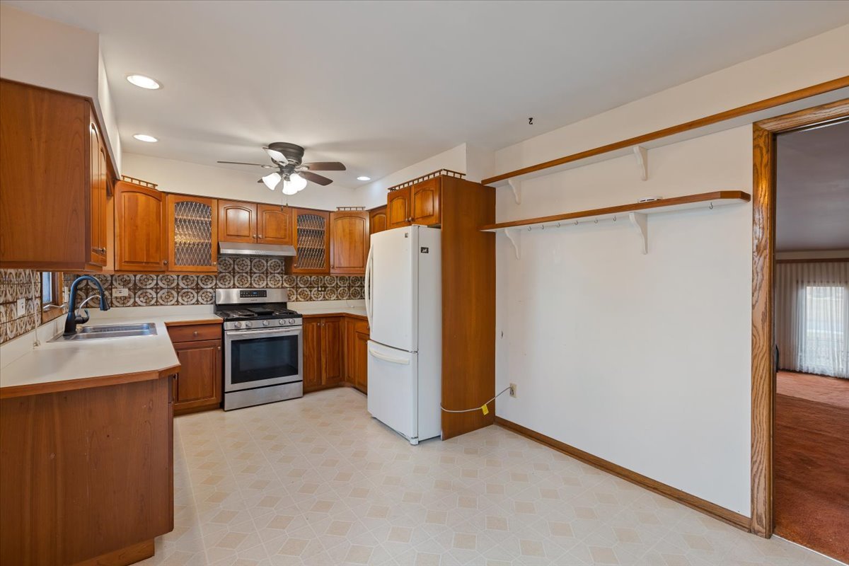 2939 East Hickory Lane Crete, IL 60417 - Photo 15 of 39