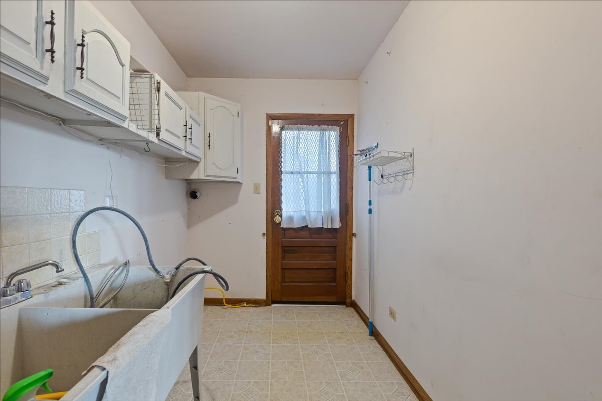 2939 East Hickory Lane Crete, IL 60417 - Photo 23 of 39