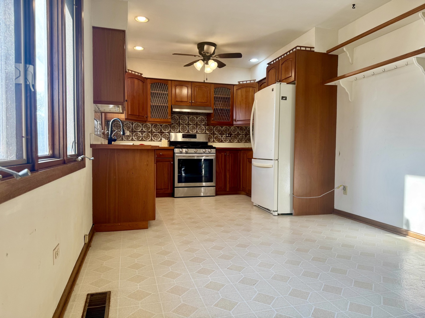 2939 East Hickory Lane Crete, IL 60417 - Photo 7 of 7 a view of kitchen with stainless steel appliances granite countertop cabinets and a refrigerator