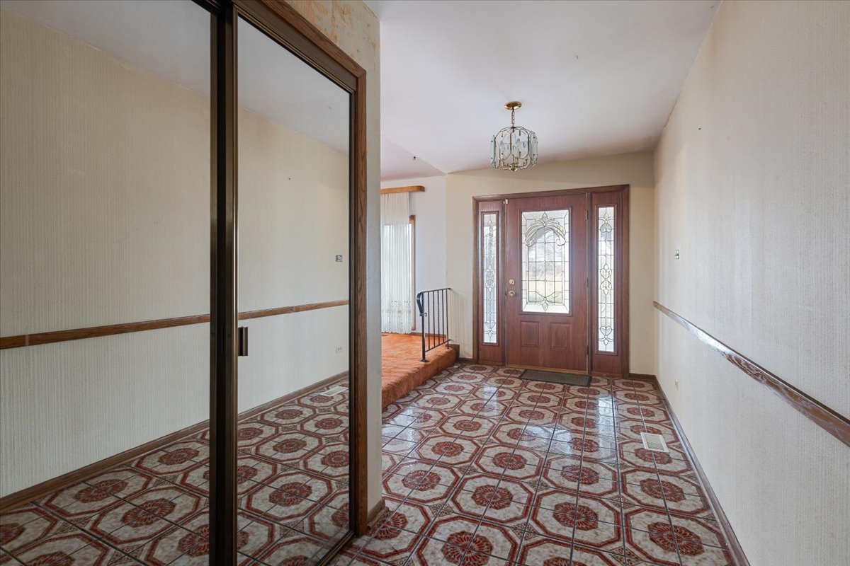 2939 East Hickory Lane Crete, IL 60417 - Photo 9 of 39