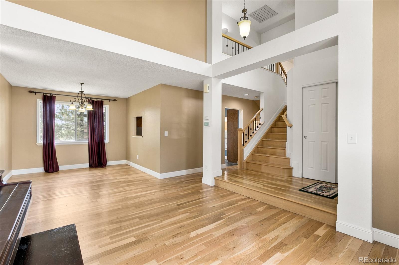 5542 Wickerdale Place Highlands Ranch, CO 80130 - Photo 2 of 28