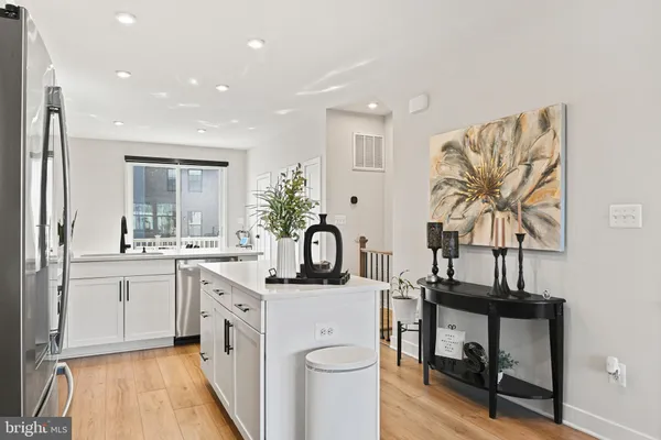 $685,000 | 14008 Airfoil Road, Herndon, VA 20171